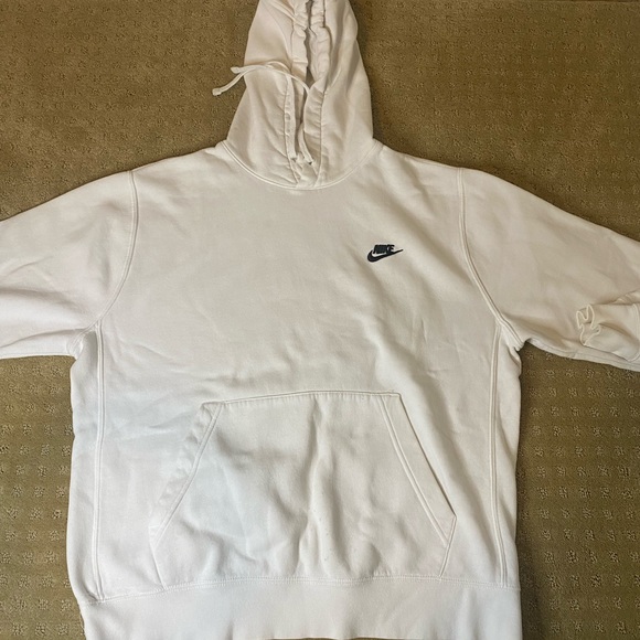 Two Nike Sweatshirt Bundle - Picture 9 of 10